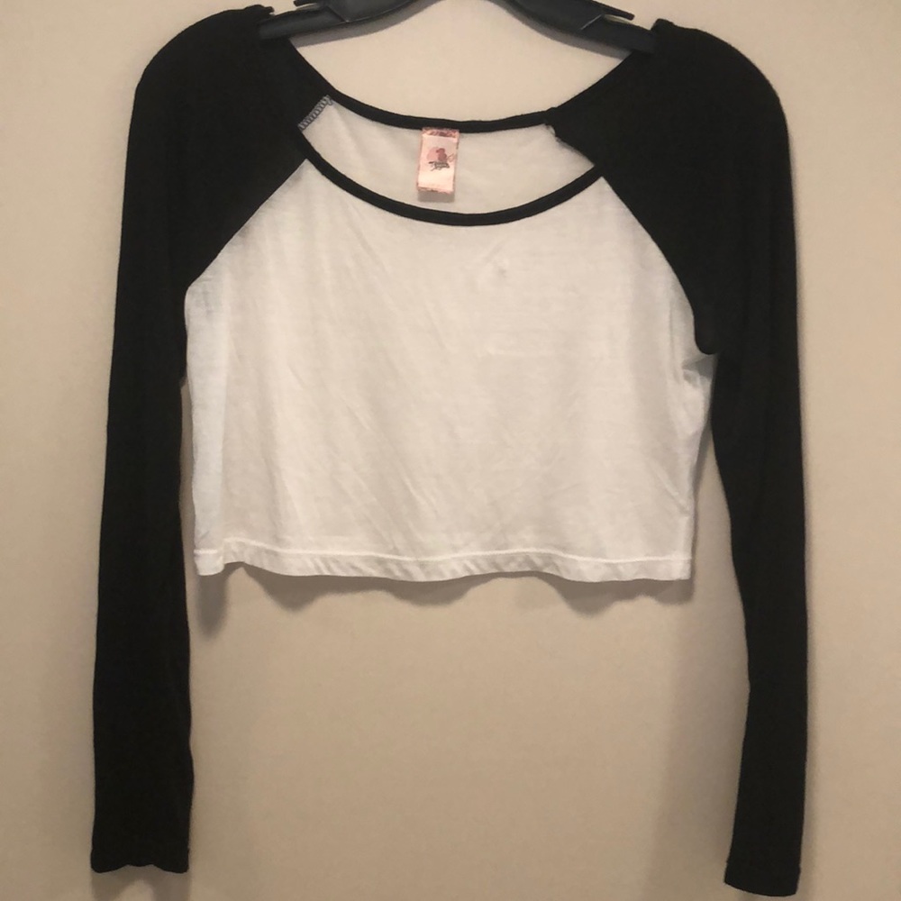 New long sleeve crop knit top! Sexy Cute! USA! Medium!